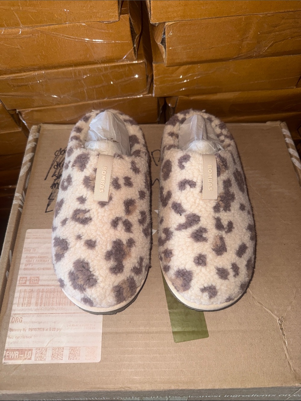 NWT Bombas Women’s Sunday Plush Slipper Size 10